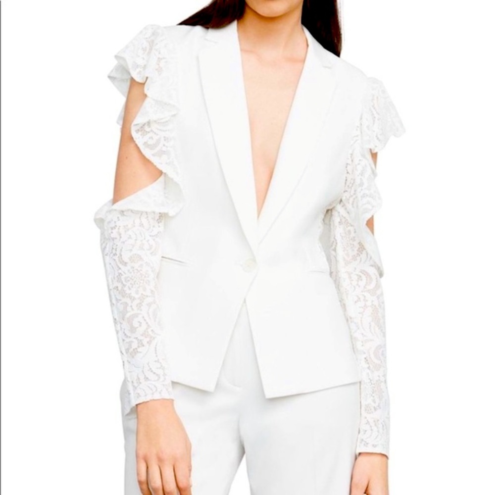🤍🤎 BCBG Gorgeous White Lace Blazer